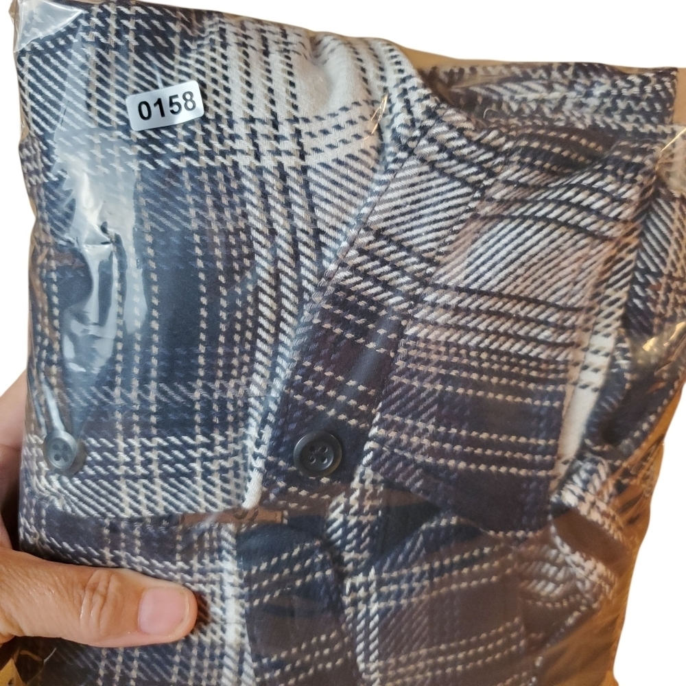 Orvis Men's Black and White Plaid Flannel Shacket. MED.  0158 - Picture 11 of 11